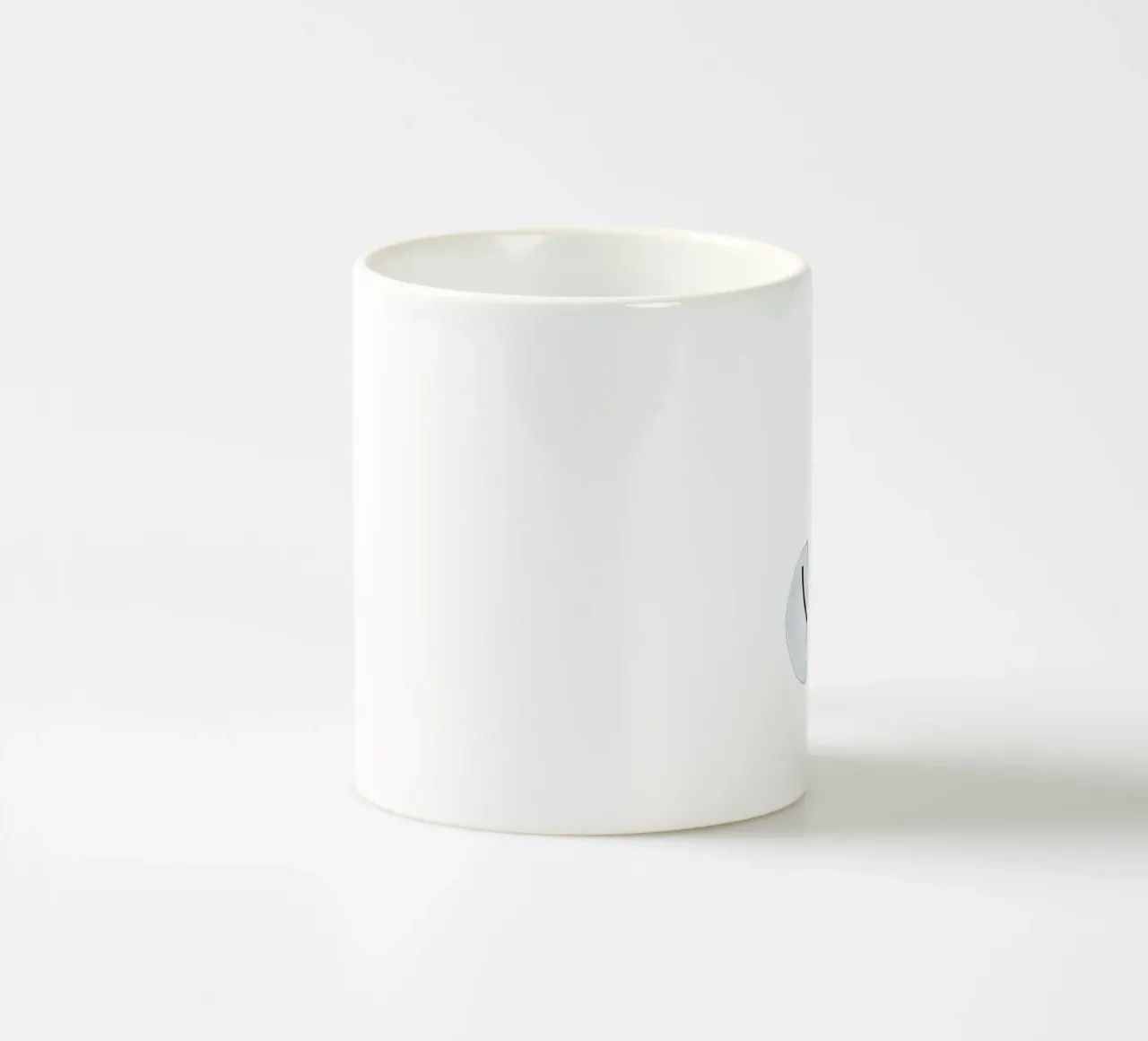 Lettera "J" - design dipinto a mano tazza in ceramica da Kate Brunch Design