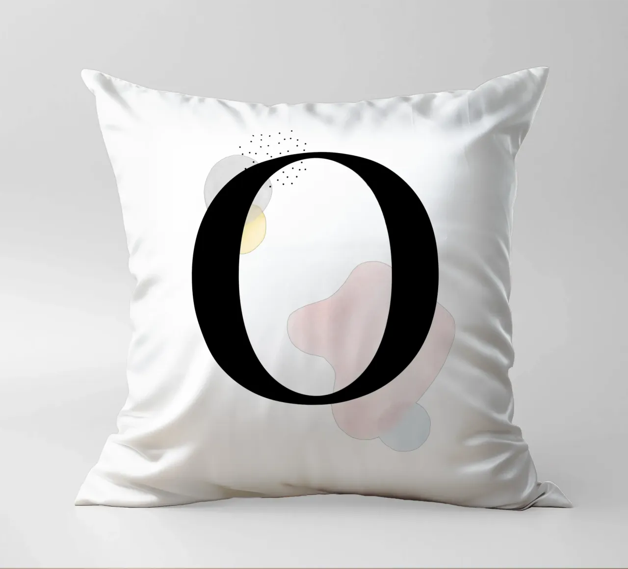 Lettera "O" - design dipinto a mano cuscino da Kate Brunch Design