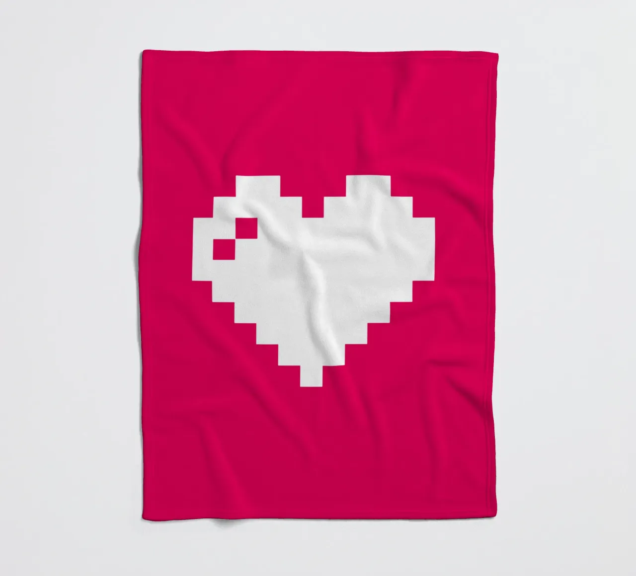 Amore digitale Cuore moderno Pixel Art Design coperta in pile da THE MOTIVATED TYPE
