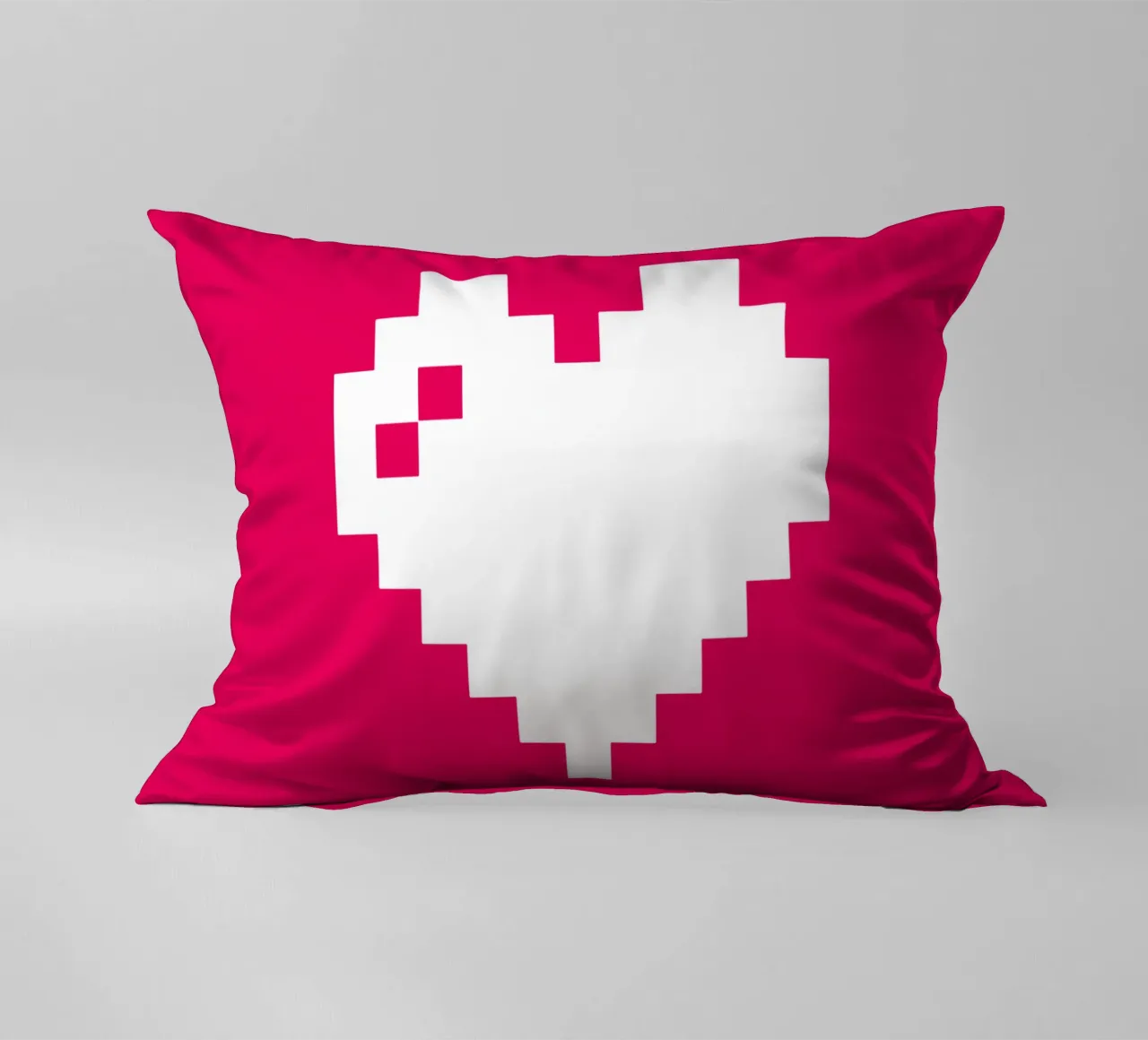 Amore digitale Cuore moderno Pixel Art Design cuscino da THE MOTIVATED TYPE