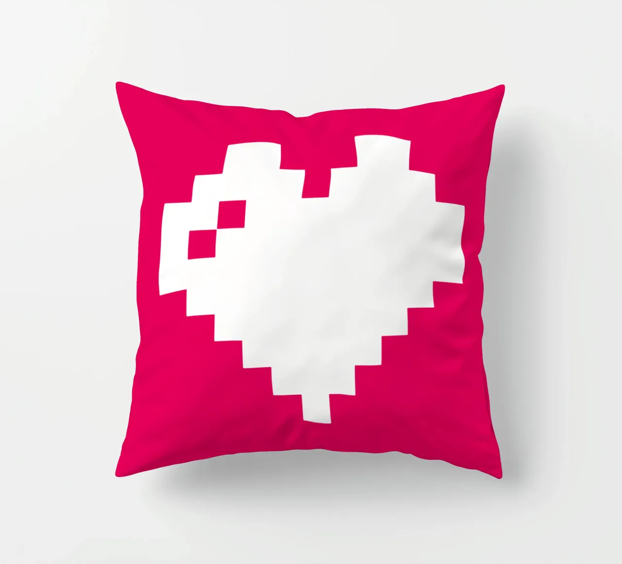 Amore digitale Cuore moderno Pixel Art Design cuscino da THE MOTIVATED TYPE