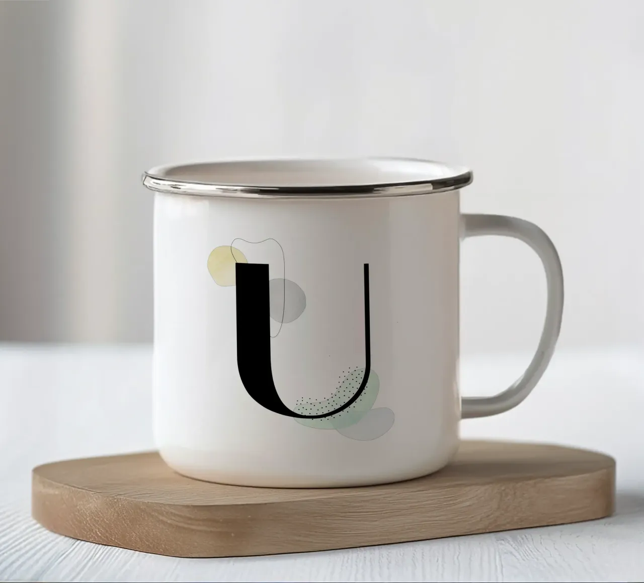 Lettera "U" - design dipinto a mano tazza in smalto da Kate Brunch Design