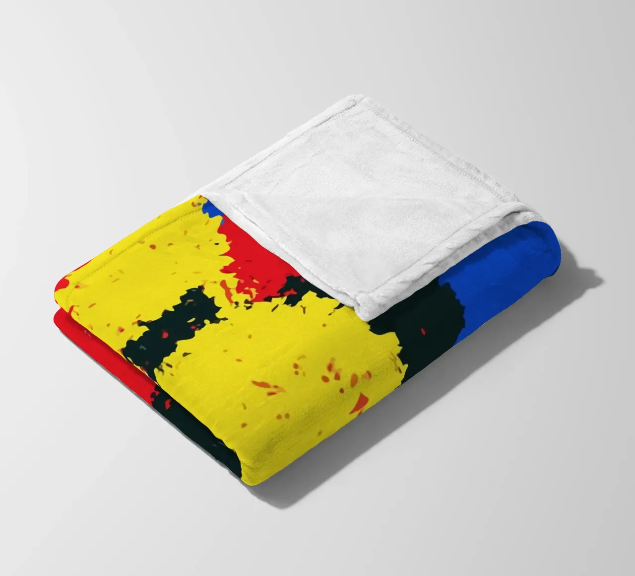 flowers in red and yellow bloom coperta in pile da ramosashop