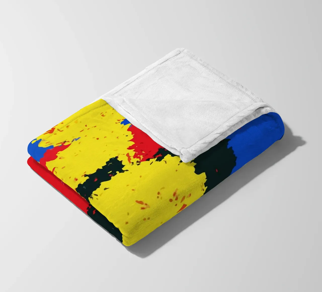 flowers in red and yellow bloom coperta in pile da ramosashop