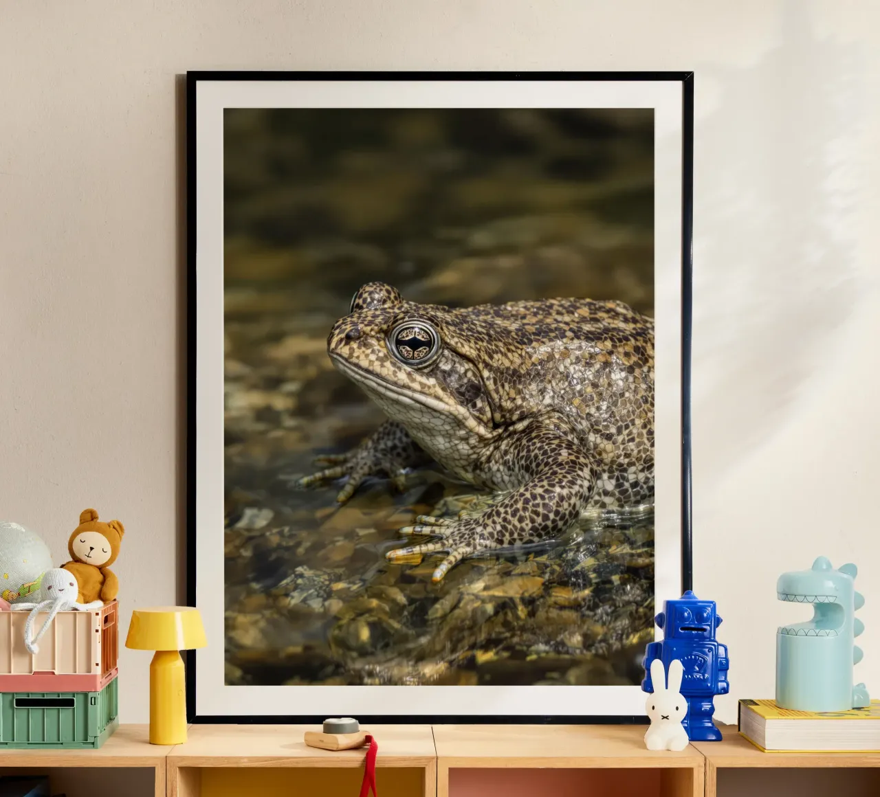 Il rospo berbero poster con telaio in alluminio da Art-Travel