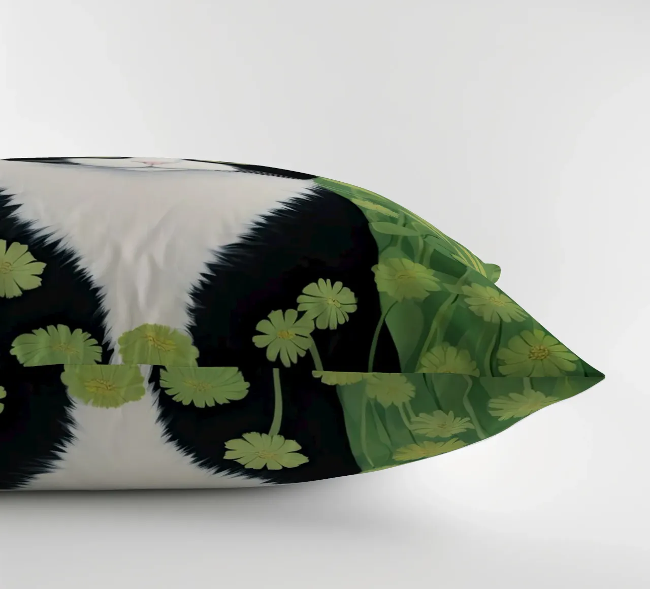 Caché dans la floraison coussin de DaarbyN