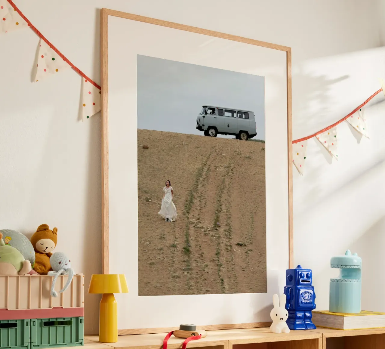 Be My Bride poster con telaio in plastica da Jan Luzar
