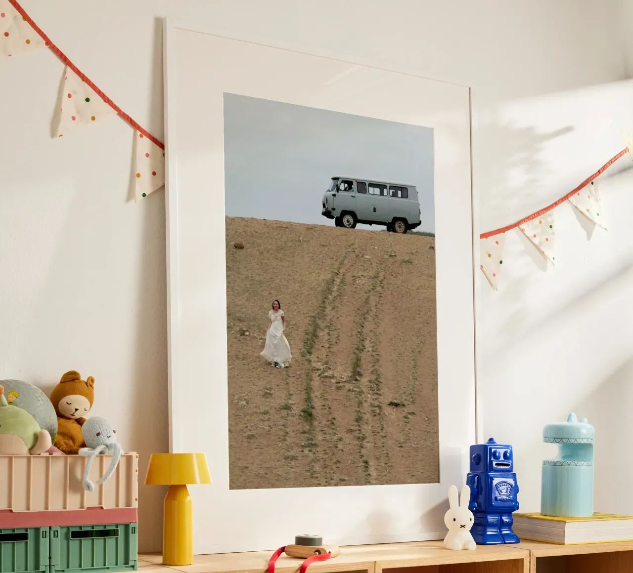 Be My Bride poster con telaio in plastica da Jan Luzar