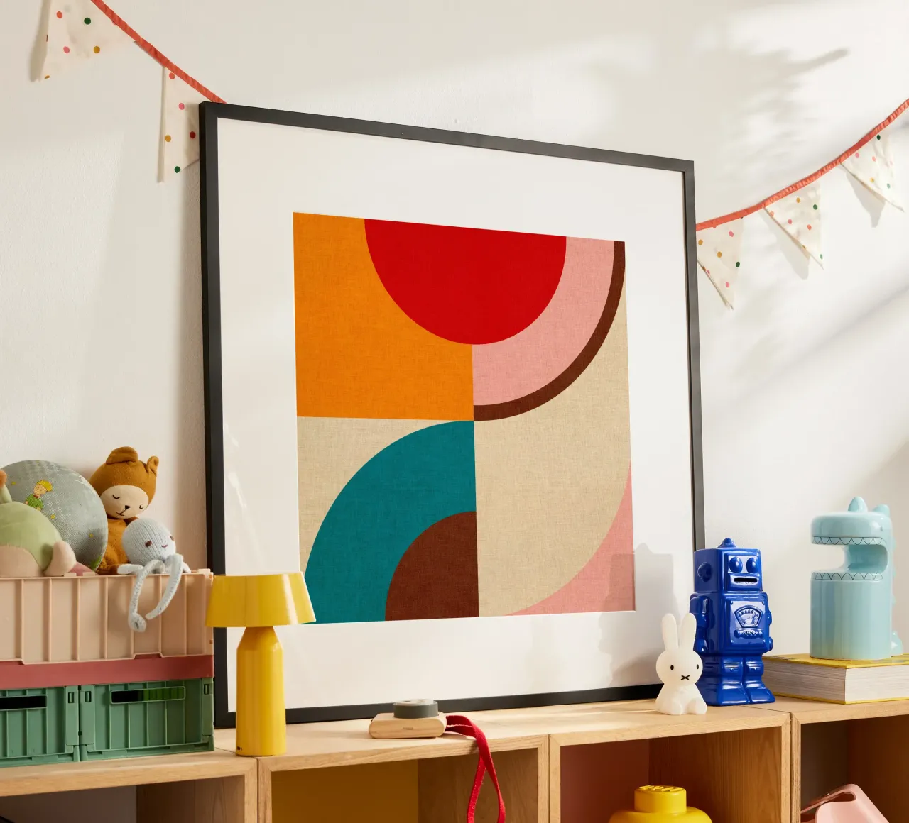 Verspielte, ausgewogene Mid Mod Regenbogenbögen - Warm Autumnal Poster von Dominique Vari Abstract