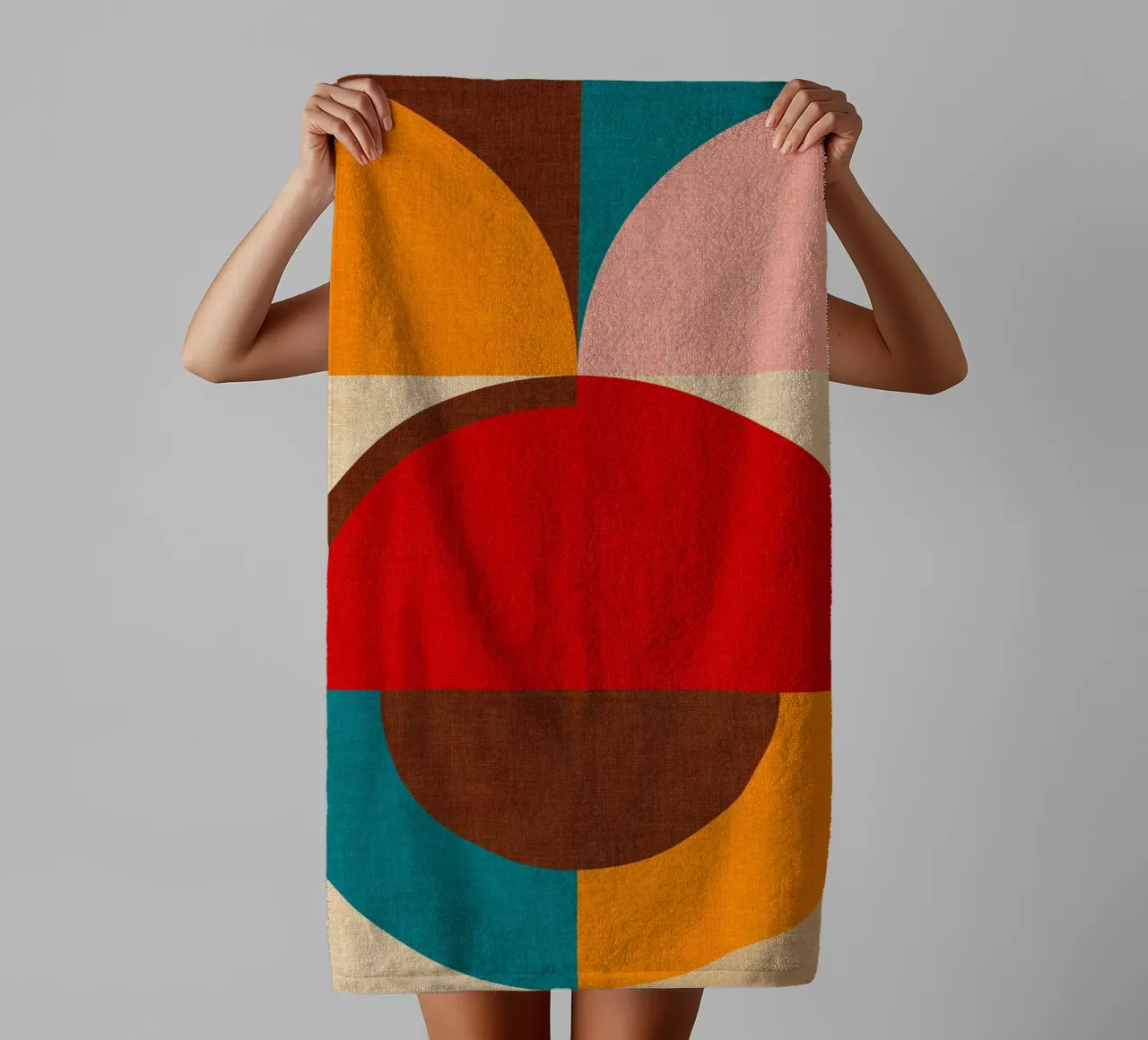Verspielte Mid Mod Geometry - Warm texturiert Herbstfarben Handtuch von Dominique Vari Abstract