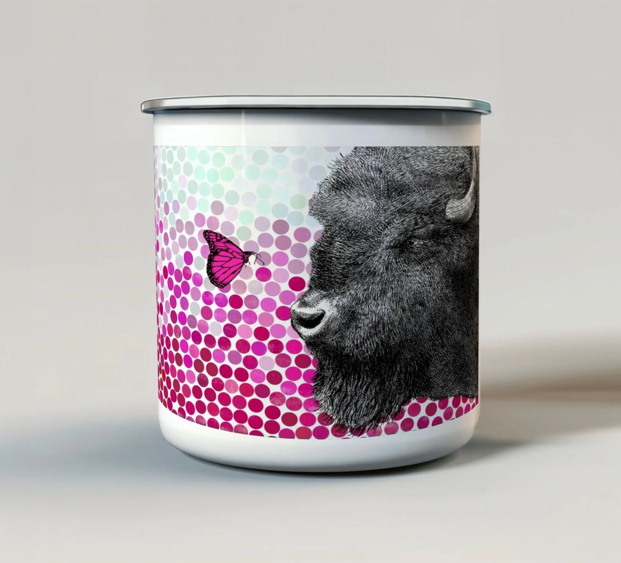 Bison and Butterfly tazza in smalto da Eric Fan