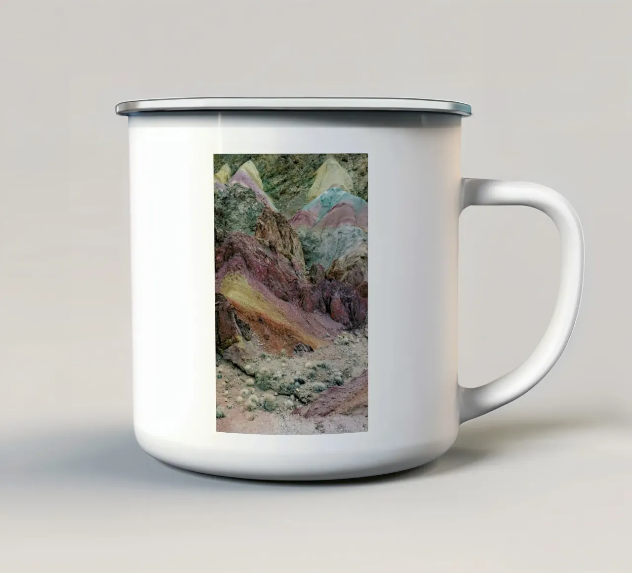 Calico Mountains tazza in smalto da Kevin Russ