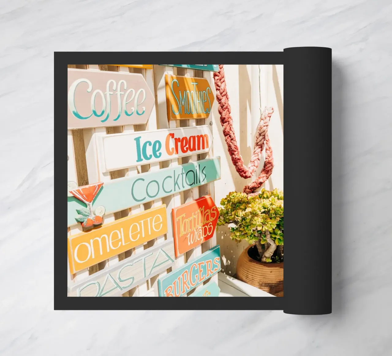 Scala per il mare con cartelli colorati - Creta, Grecia zerbino da Bold and Retro