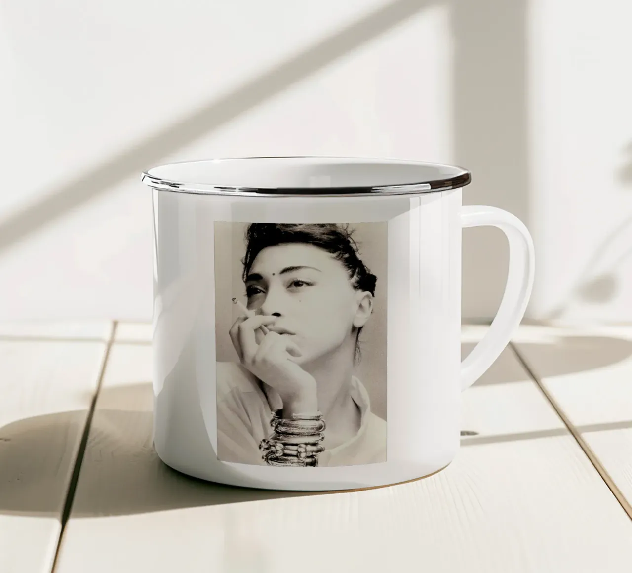 No More tazza in smalto da Sophie Etchart