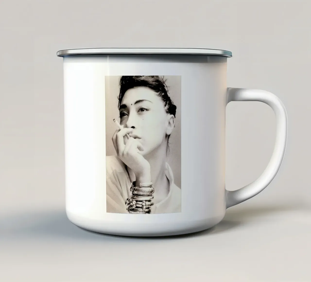 No More tazza in smalto da Sophie Etchart