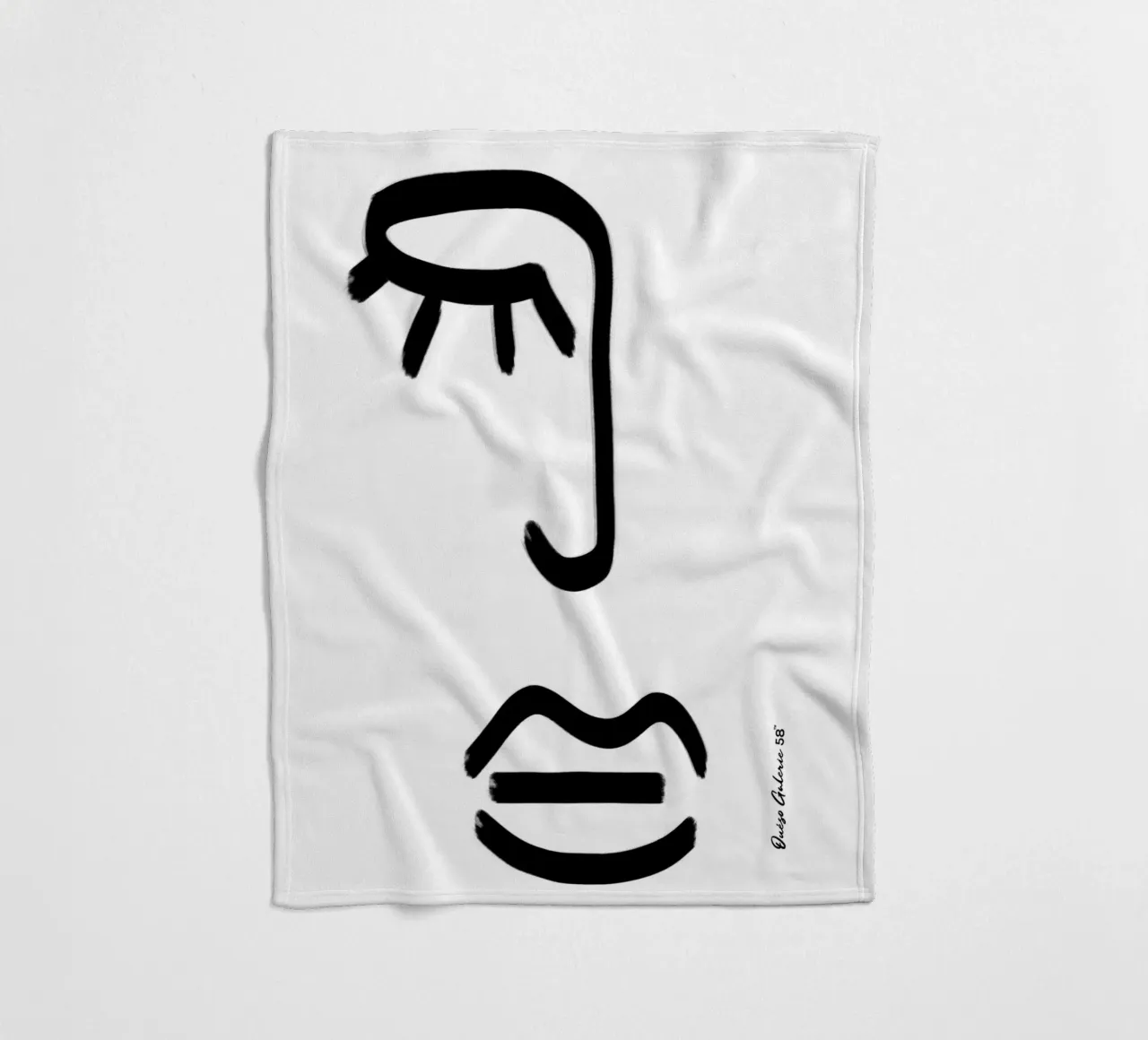 Infinite Whispers coperta in pile da Mike Leymi