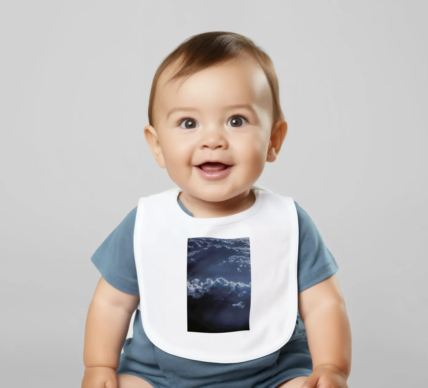 The Ray baby bib by Pale Grain