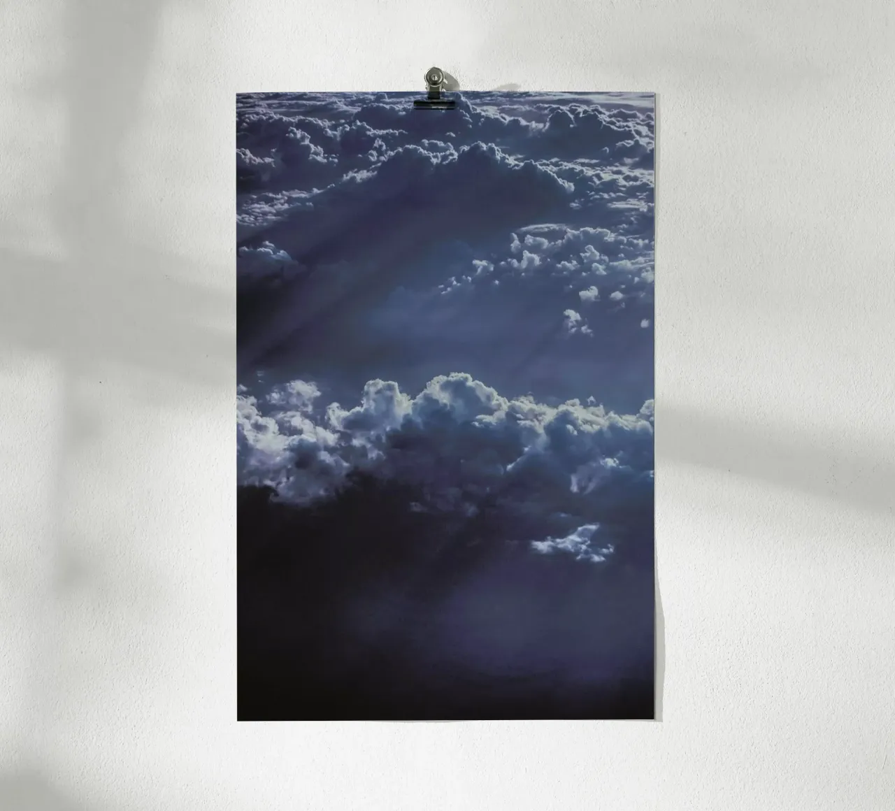 The Ray poster con telaio in alluminio da Pale Grain