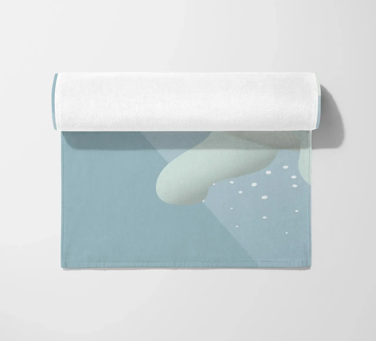 Design d'un ours polaire nageant dans des tons bleus doux serviette de plage de namosh