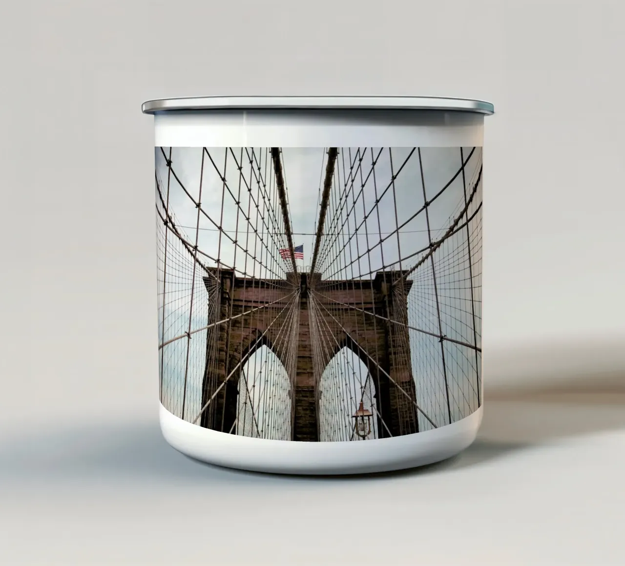 Brooklyn Bridge tazza in smalto da Flo Klein