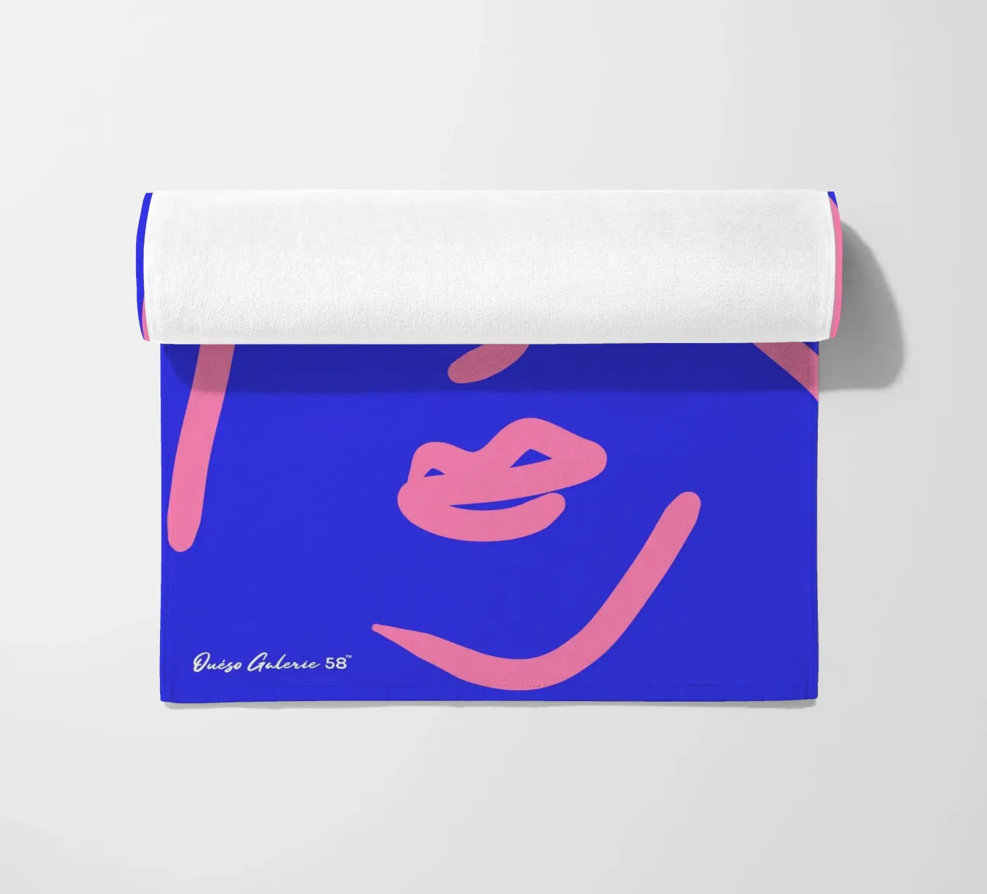 Twilight Echo strandhanddoek van Mike Leymi