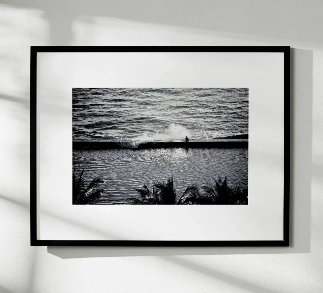 Hawaii 2 poster con telaio in legno da Flo Klein