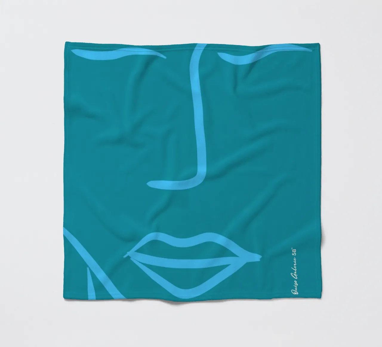 Subtle Skies coperta in pile da Mike Leymi