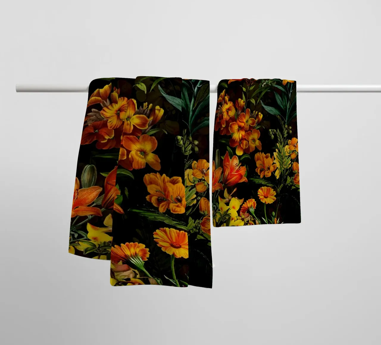 Fleurs sauvages jaune baroque Jardin de minuit mystique serviette de bain de Flower Garden - Uta Naumann