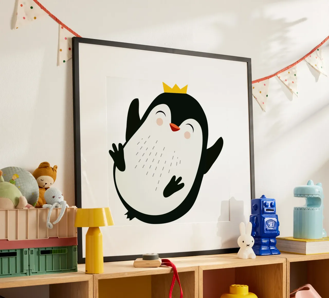 Allegro pinguino con corona d'oro poster da namosh