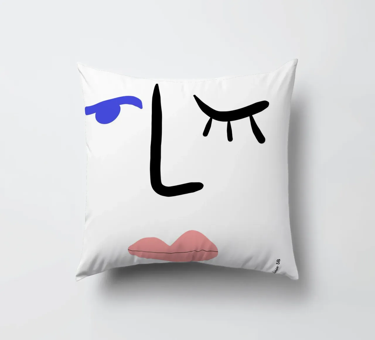 Dynamic Cutouts cuscino da Mike Leymi