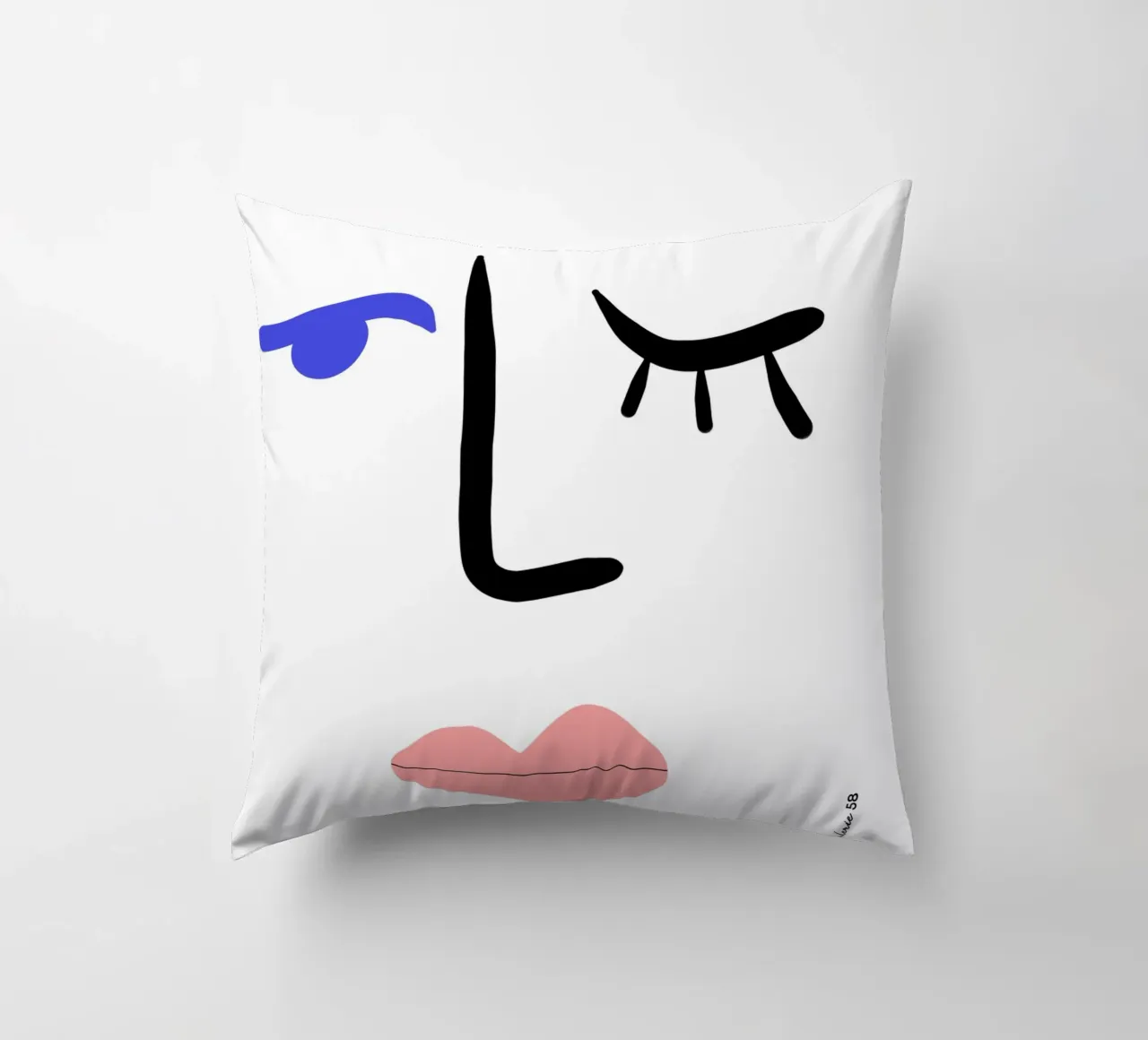 Dynamic Cutouts cuscino da Mike Leymi