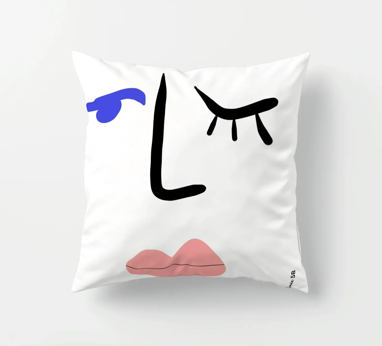 Dynamic Cutouts cuscino da Mike Leymi