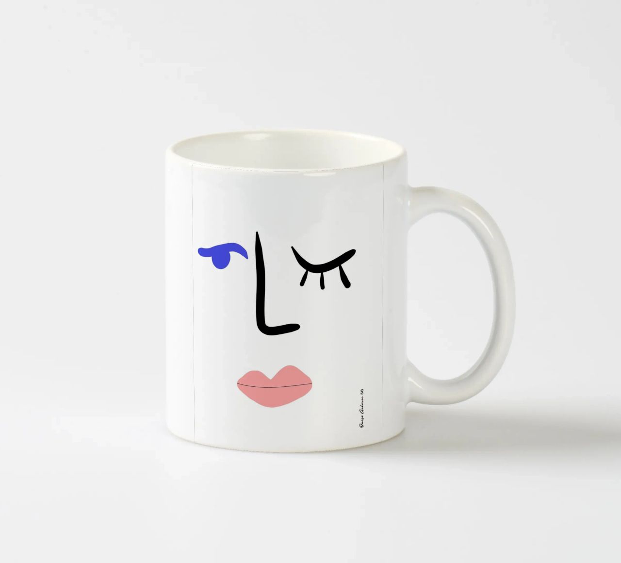 Dynamic Cutouts tazza in ceramica da Mike Leymi