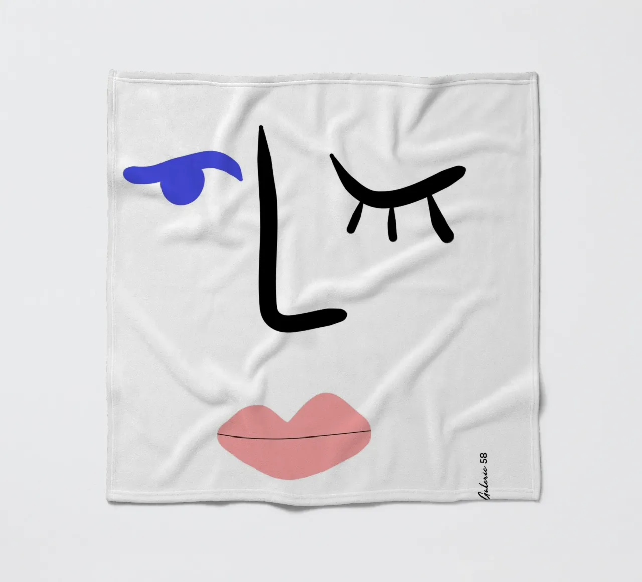 Dynamic Cutouts coperta in pile da Mike Leymi