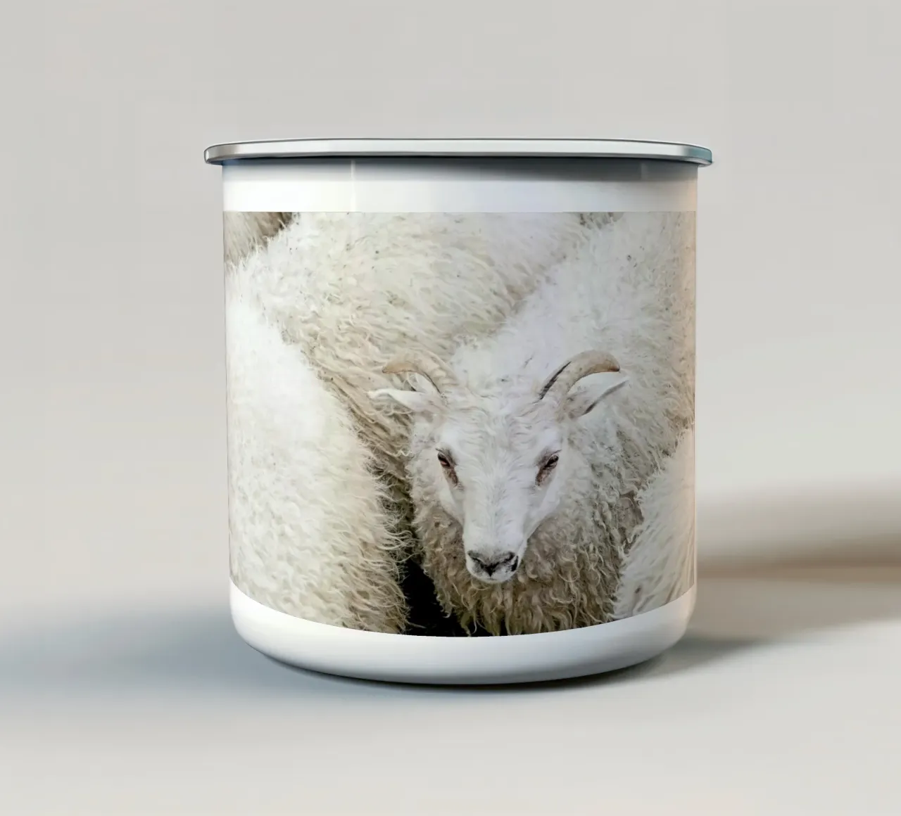 The Fluff tazza in smalto da Nur Mut