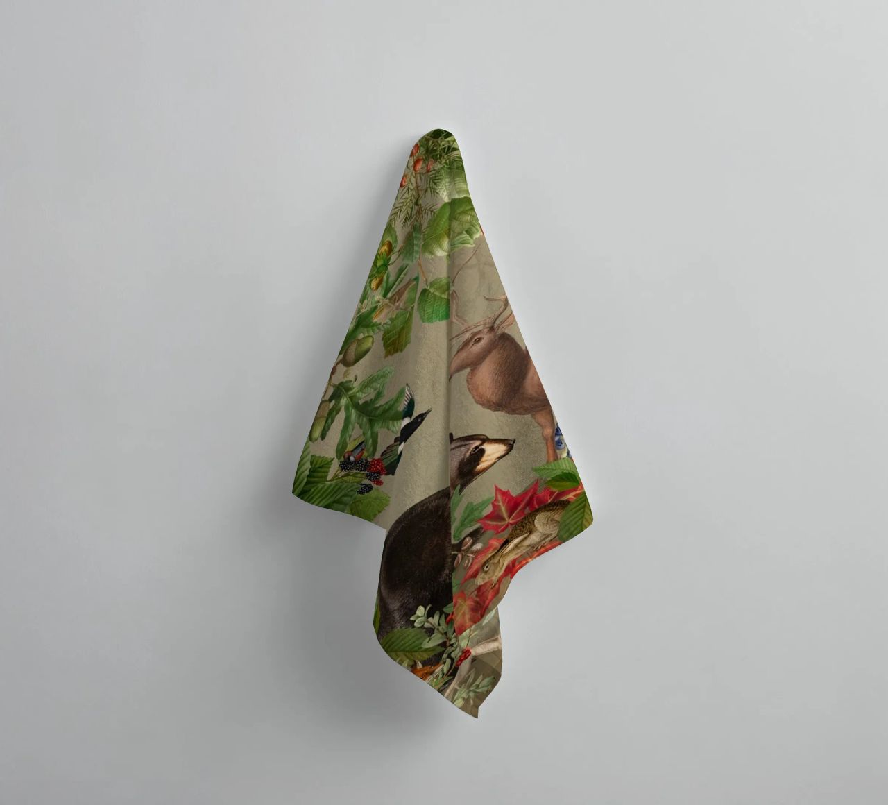 Vintage Mystic Woodland Friends In Autumnal Forest (Amis des bois mystiques dans une forêt automnale) 4 serviette de bain de Vintage World - Uta Naumann