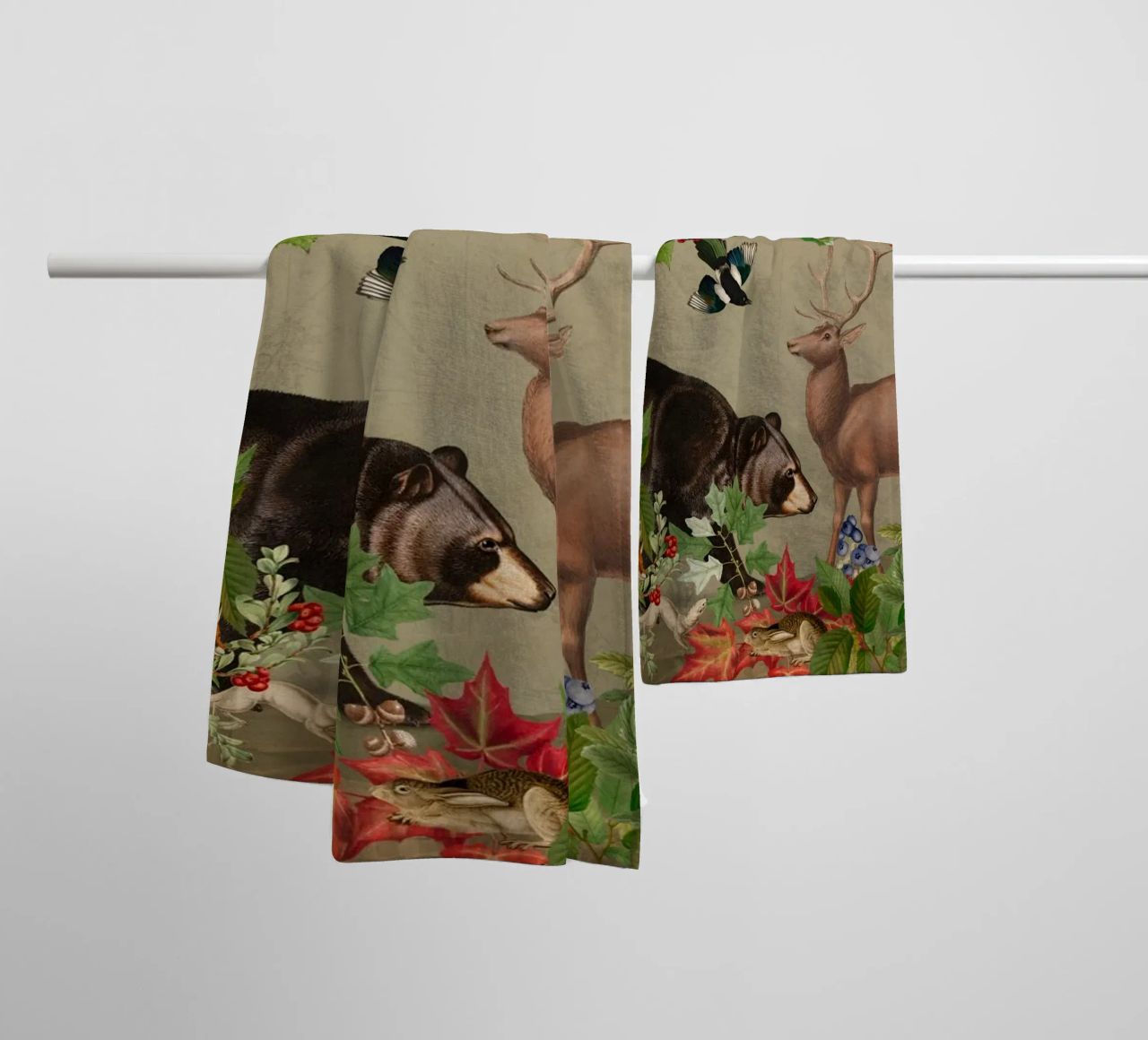 Vintage Mystic Woodland Friends In Autumnal Forest (Amis des bois mystiques dans une forêt automnale) 4 serviette de bain de Vintage World - Uta Naumann