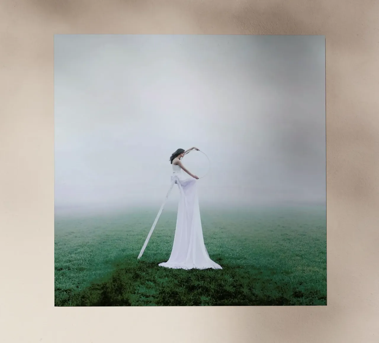 Step In Another World pellicola backlit da Jovana Rikalo