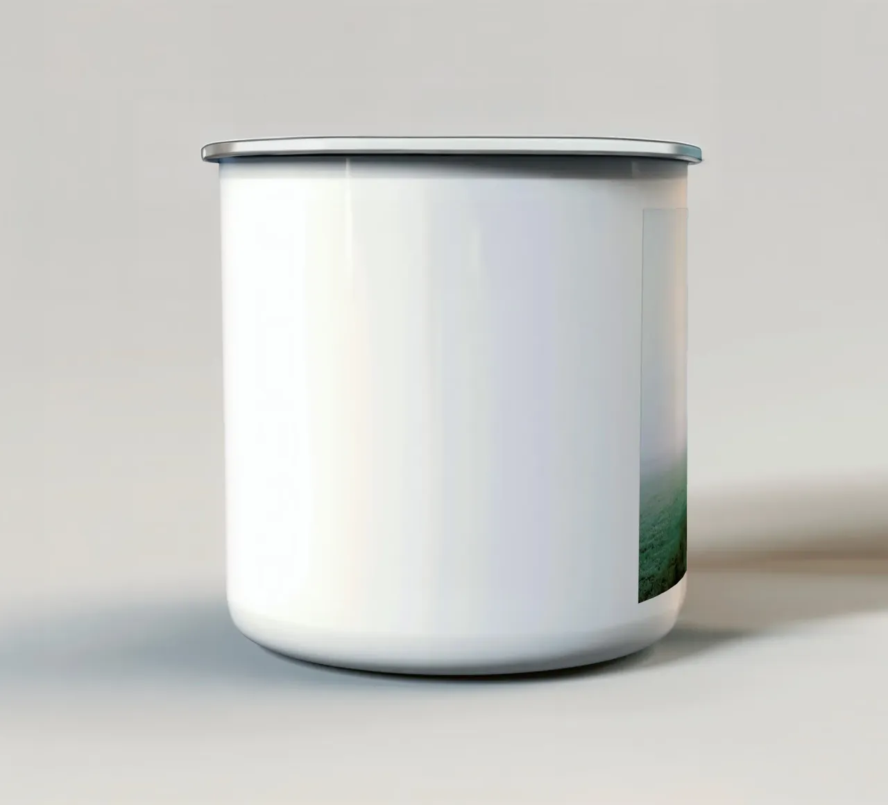 Step In Another World tazza in smalto da Jovana Rikalo