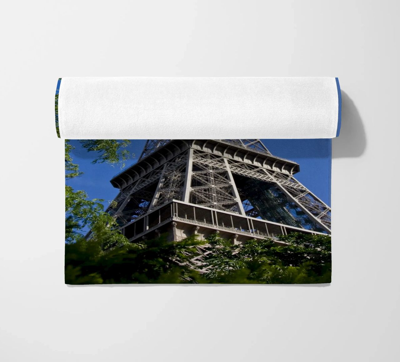 Eiffel Tower telo mare da Alexey