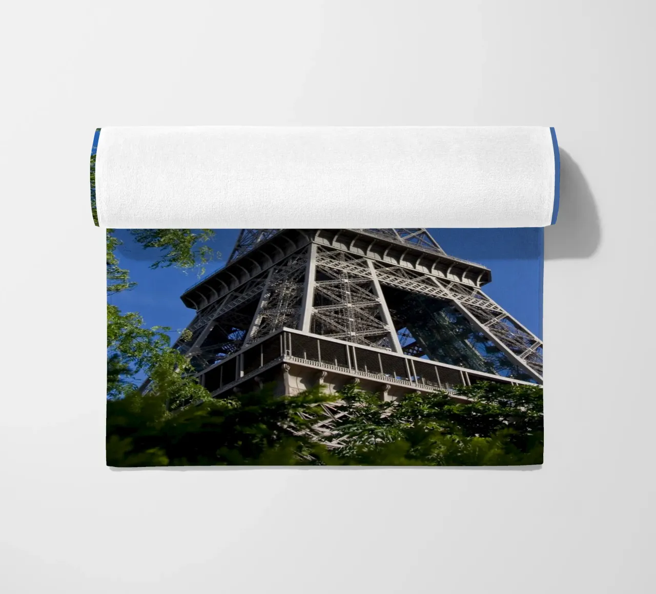 Eiffel Tower telo mare da Alexey