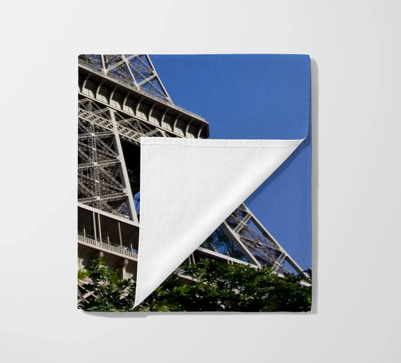 Eiffel Tower telo mare da Alexey