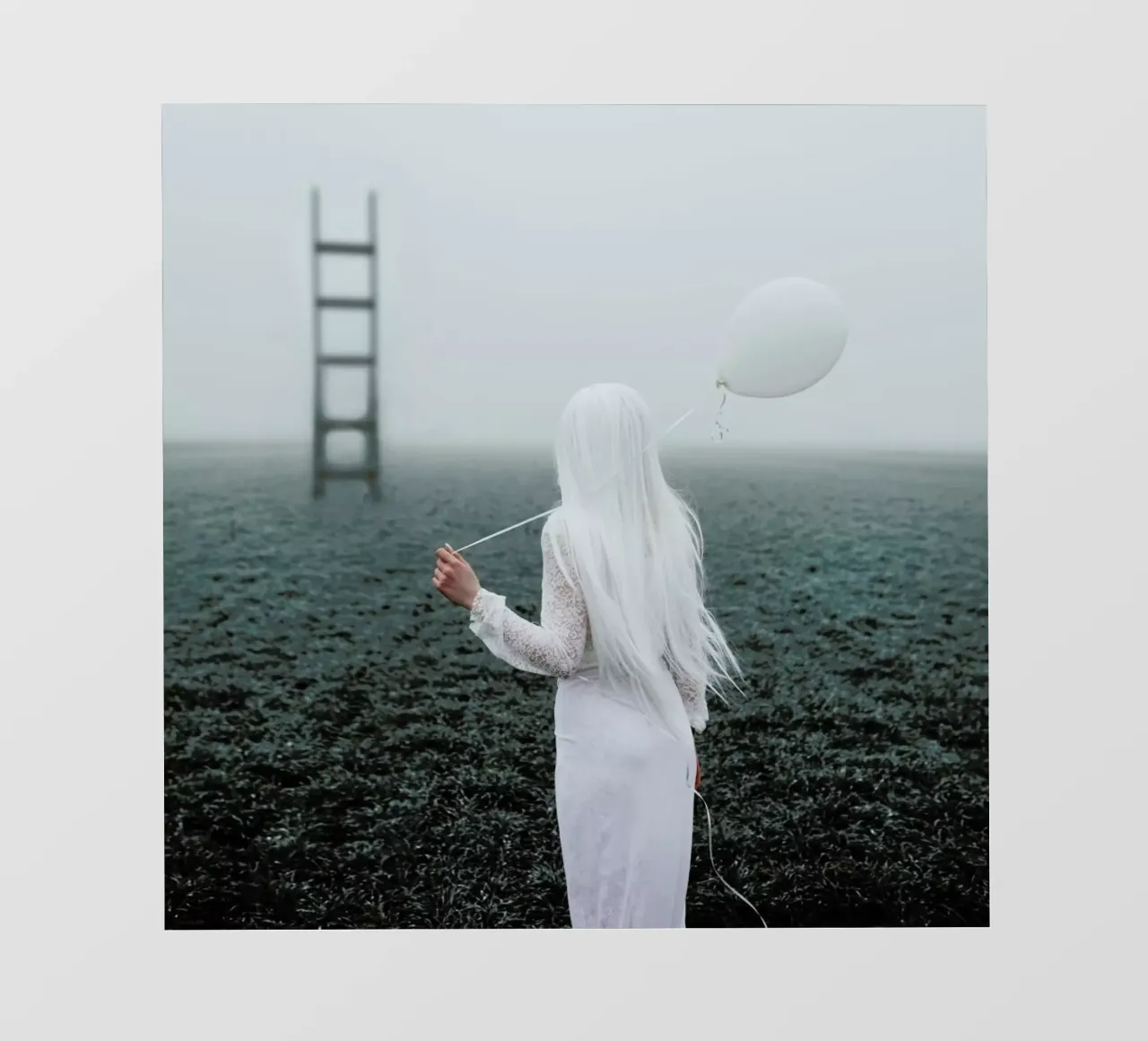 All White telo in pvc da Jovana Rikalo
