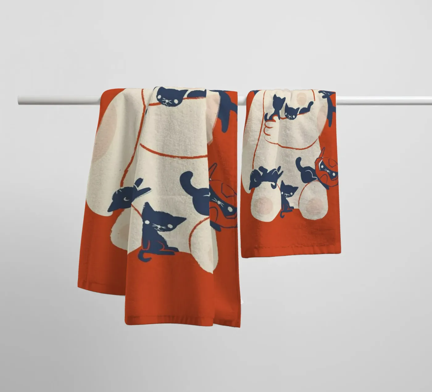 Kittens towel by Jay Fleck