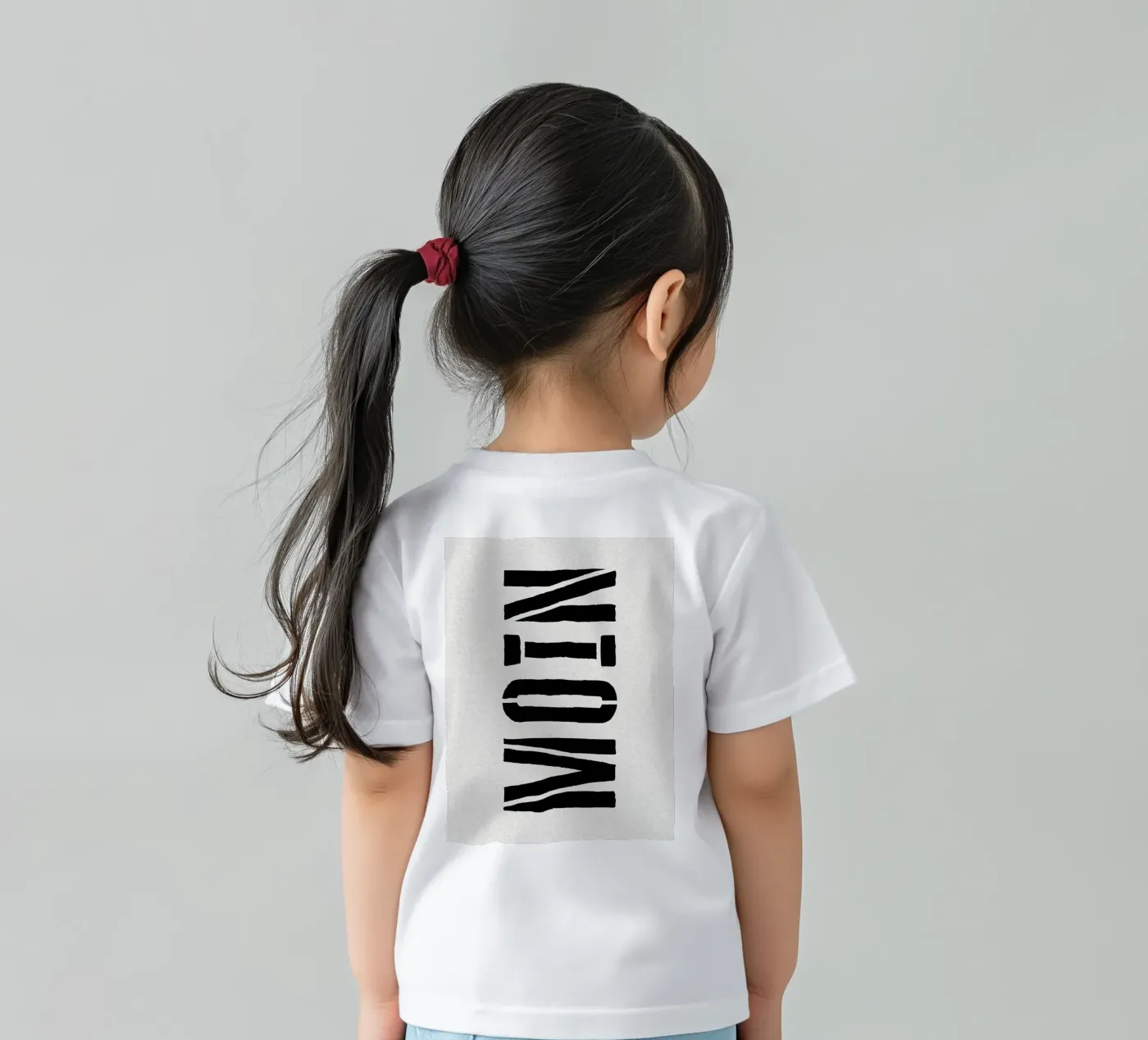MOIN t-shirt bambini da ArtDesign by KBK