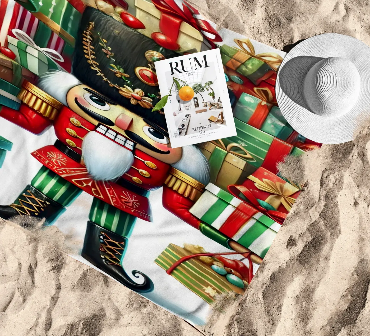 NUTCRACKER SOLDIER strandhanddoek van ARTOMATIC