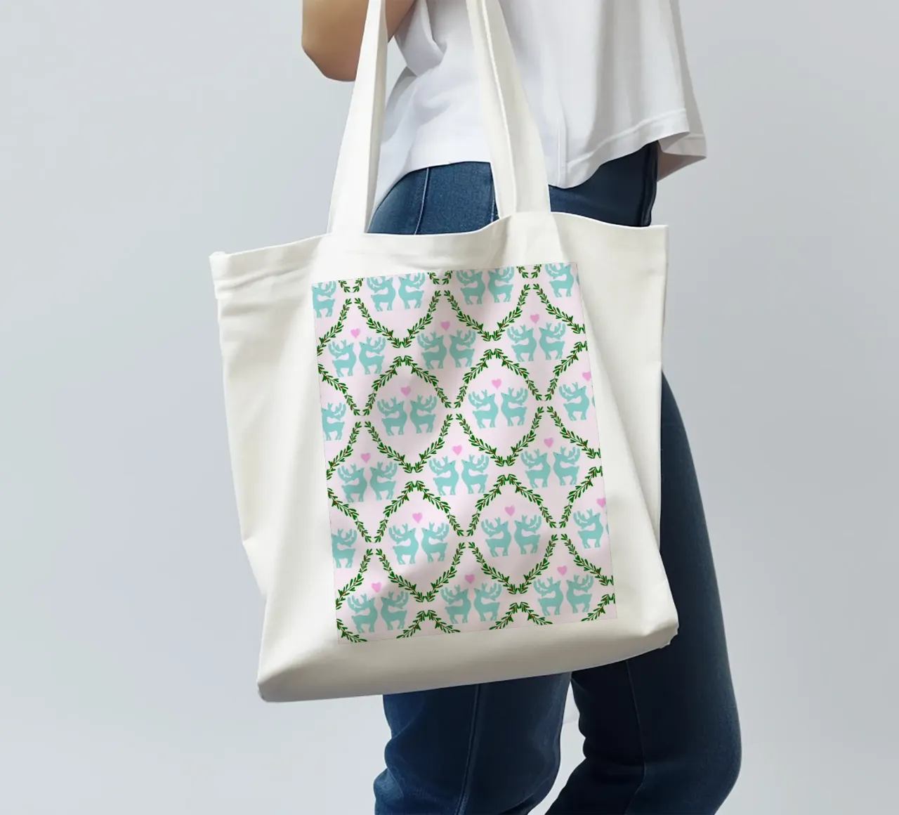 HirschgeWeihnachten hell tote bag by Miris bunte Modewelt
