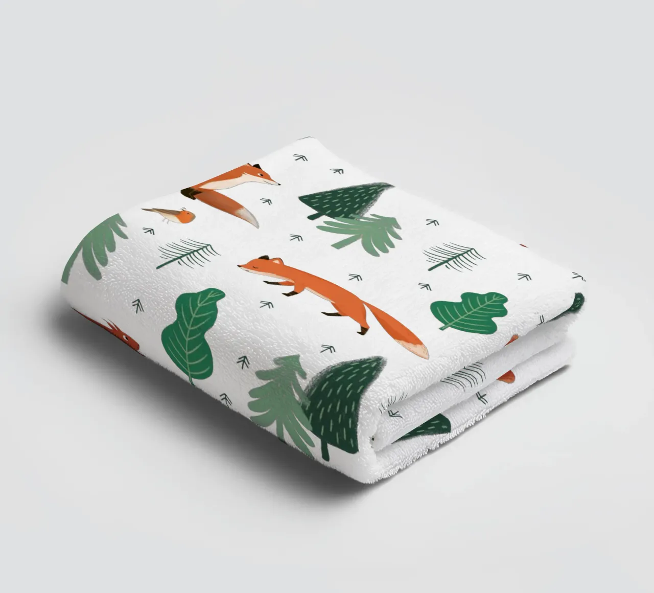 Waldtiere Muster towel by VIERUNDFÜNFZIG