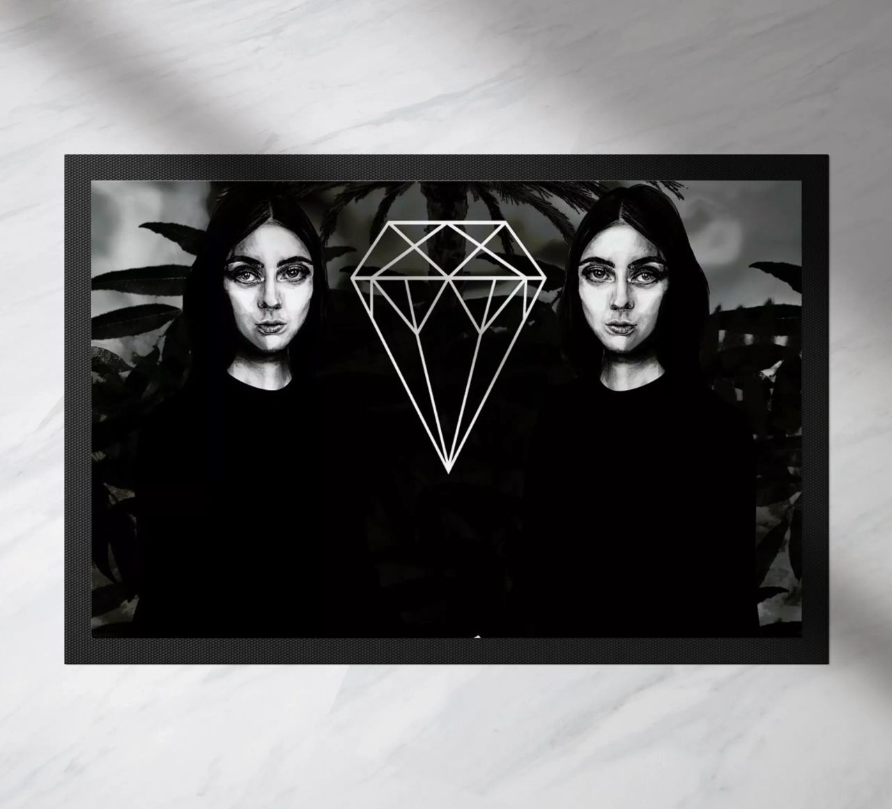 Twins With Palm zerbino da Agnes KR Patience