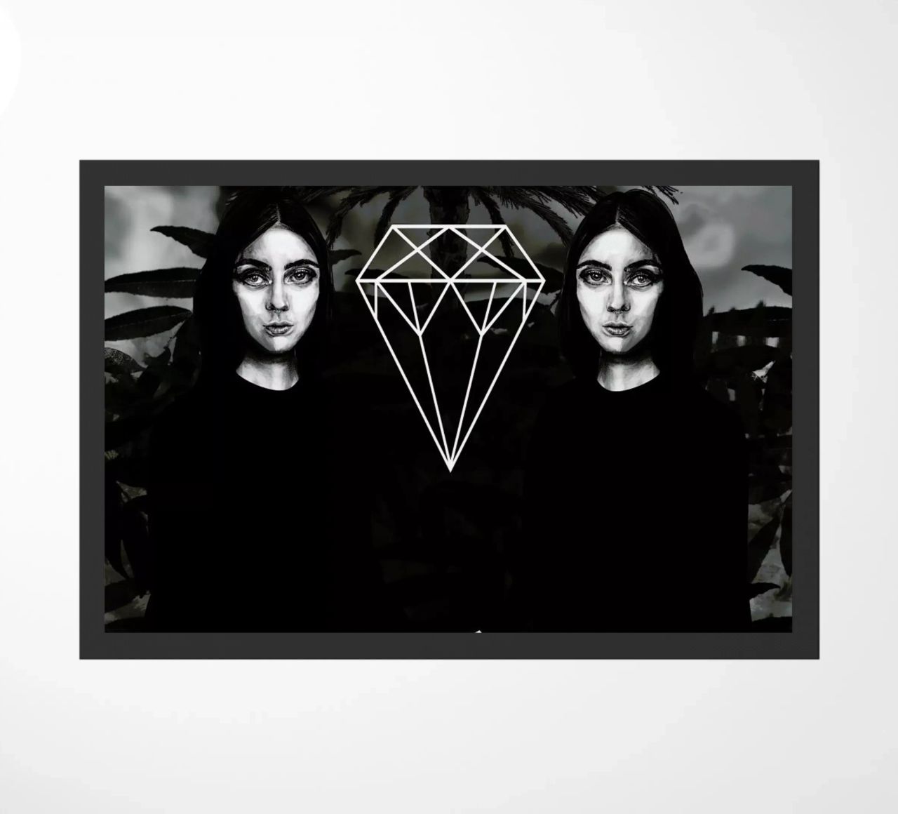 Twins With Palm zerbino da Agnes KR Patience